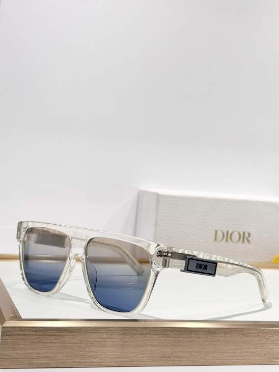 Picture of Dior Sunglasses _SKUfw77096275fw